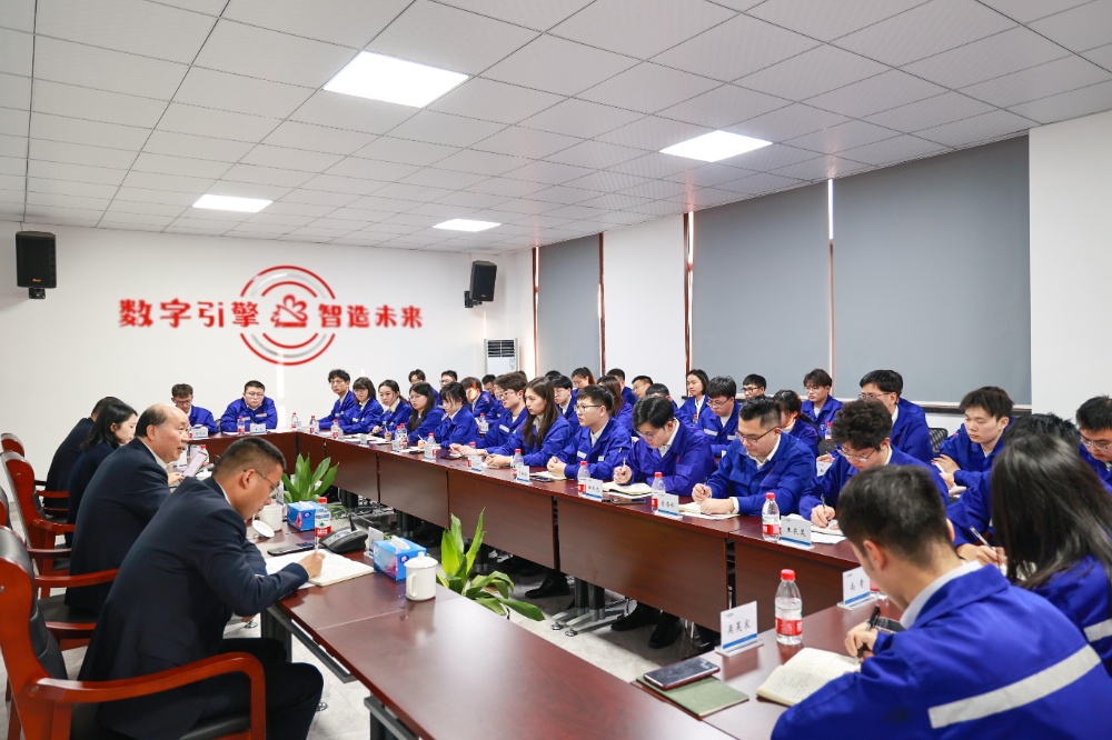 1736124273854930 大学生座谈会-网站新闻5