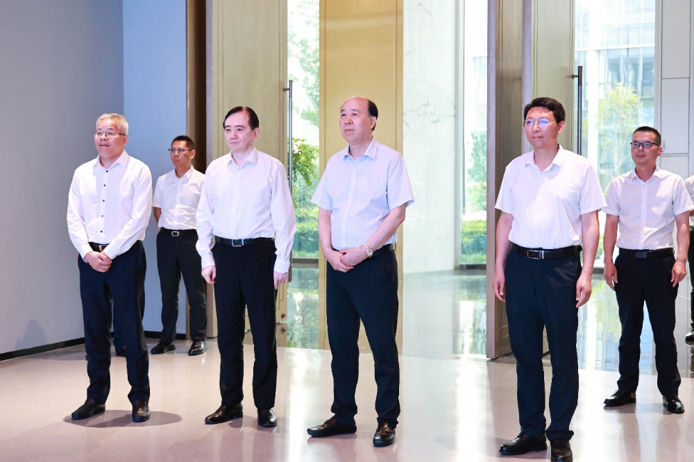 1748913810572885 省人大常委会副主任刘忻-网站新闻