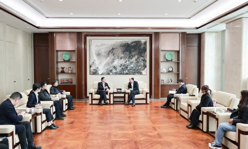 新疆中泰集团党委副书记、、总经理边德运一行到访15VIP太阳集团