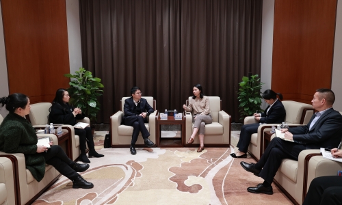 安然银行黄冈分行行长周均一行莅临15VIP太阳集团调研